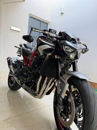 KAWASAKI Z900 KAWASAKI Z900